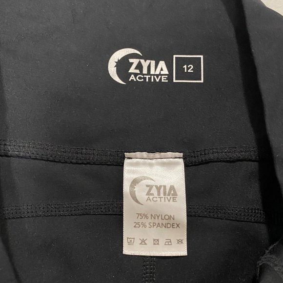 Zyia Active Black Camo Reflective Pocket Brilliant Hi-Rise Capri Leggings Sz 12 - Picture 5 of 8